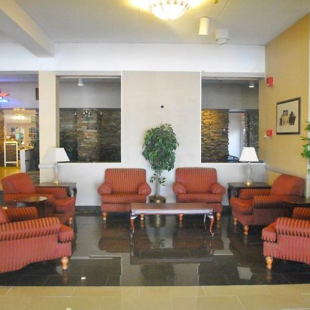 Lancaster Family Resort Smoketown  Interior foto