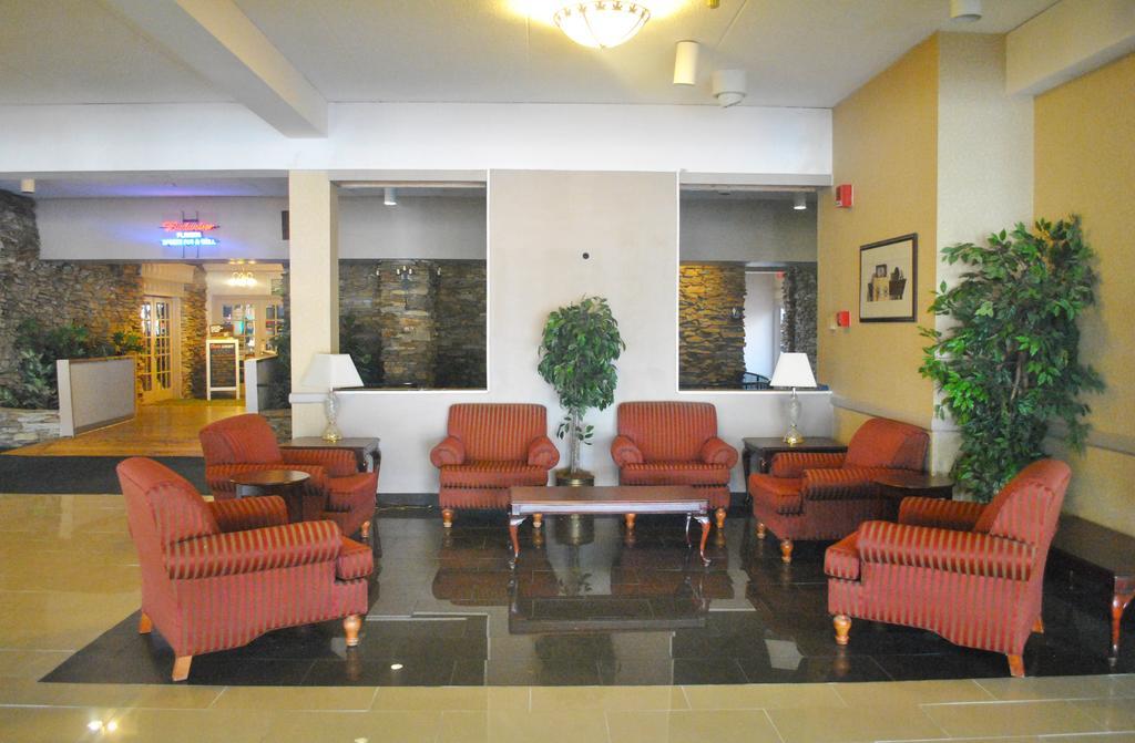 Lancaster Family Resort Smoketown  Interior foto